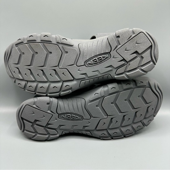 KEEN Men’s Newport H2 Closed Toe Water Sandals